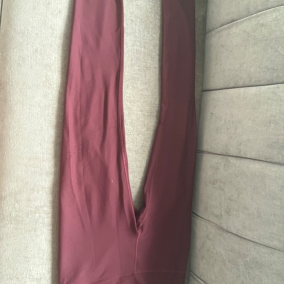 Lululemon Burgundy Tightd 28” size 6 - Picture 3 of 3